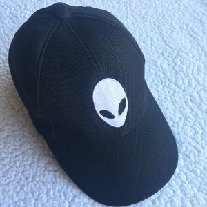 Alienware Black Hat Alien Logo Graphic Fitted Cap